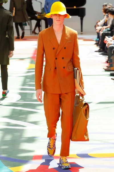 Look 31
